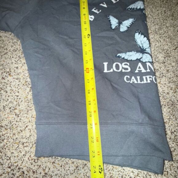 Oversized Beverly Hills Graphic Sweatshirt - Picture 10 of 10